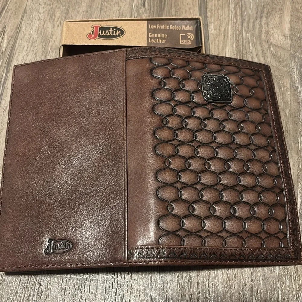 Justin Rodeo Genuine Leather Low Profile,RFID,8 card slots,slip pockets,Concho